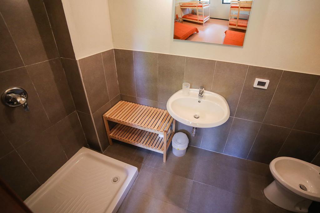 Oasi Hostel Merone Номер фото