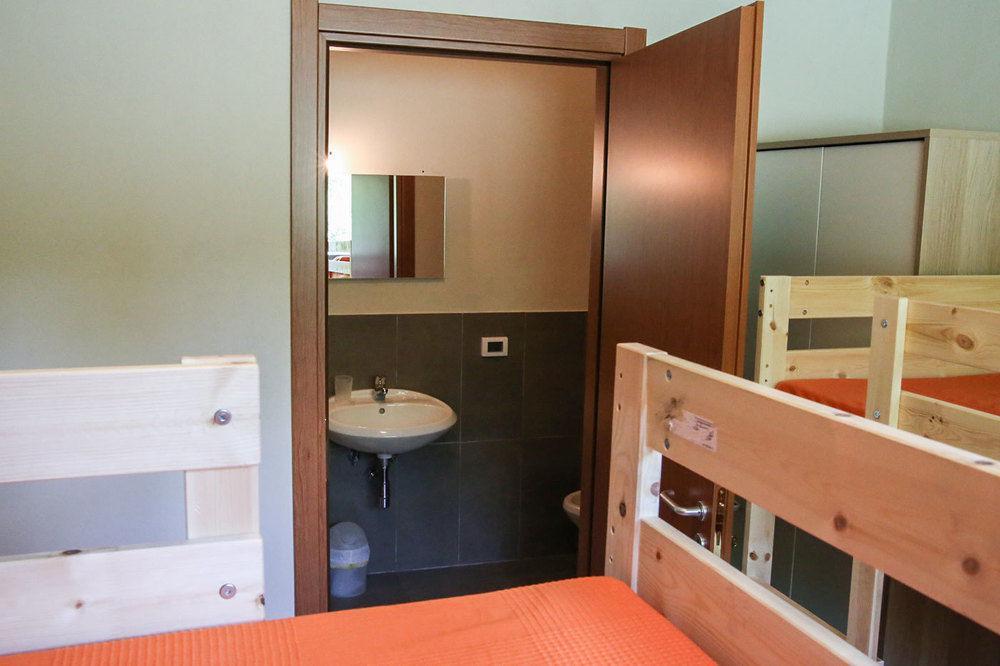 Oasi Hostel Merone Екстер'єр фото